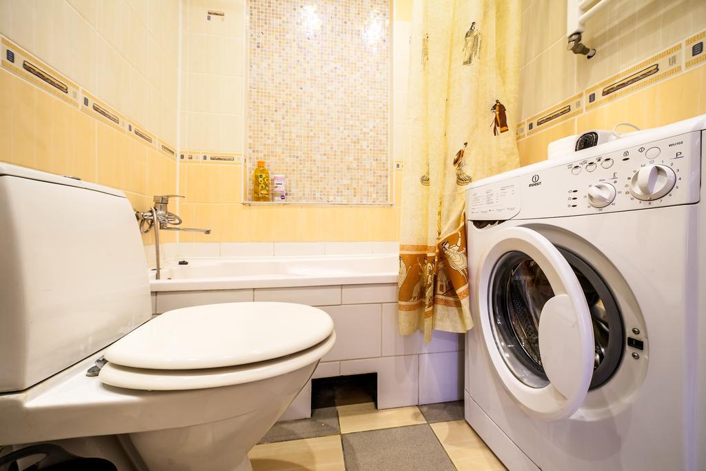 Queens Apartments 1 Lviv Extérieur photo