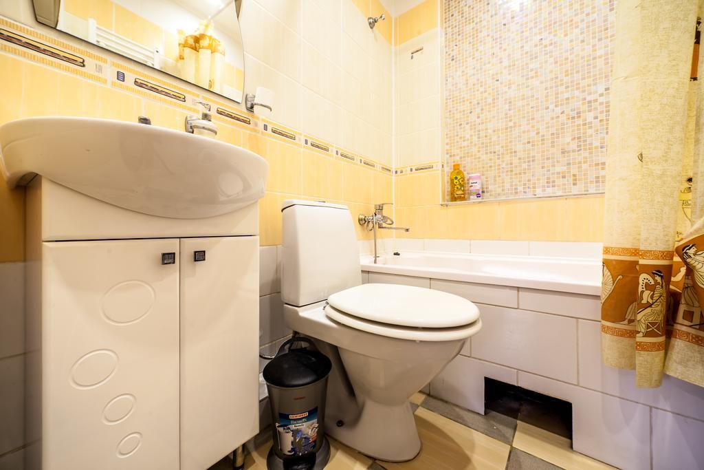 Queens Apartments 1 Lviv Extérieur photo