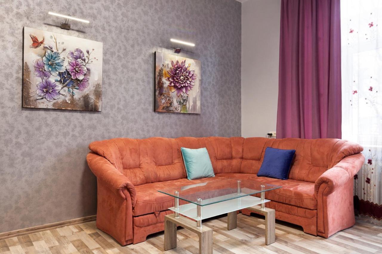 Queens Apartments 1 Lviv Extérieur photo