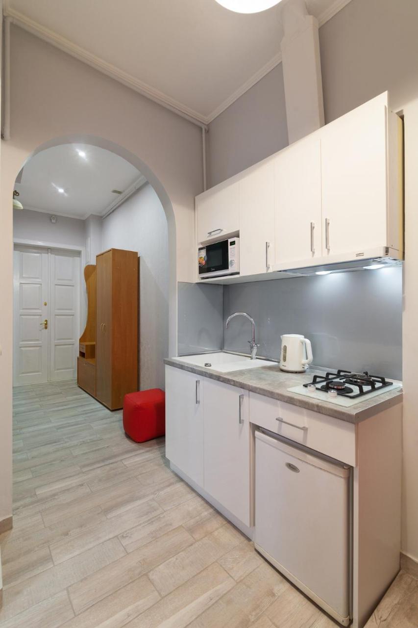 Queens Apartments 1 Lviv Extérieur photo